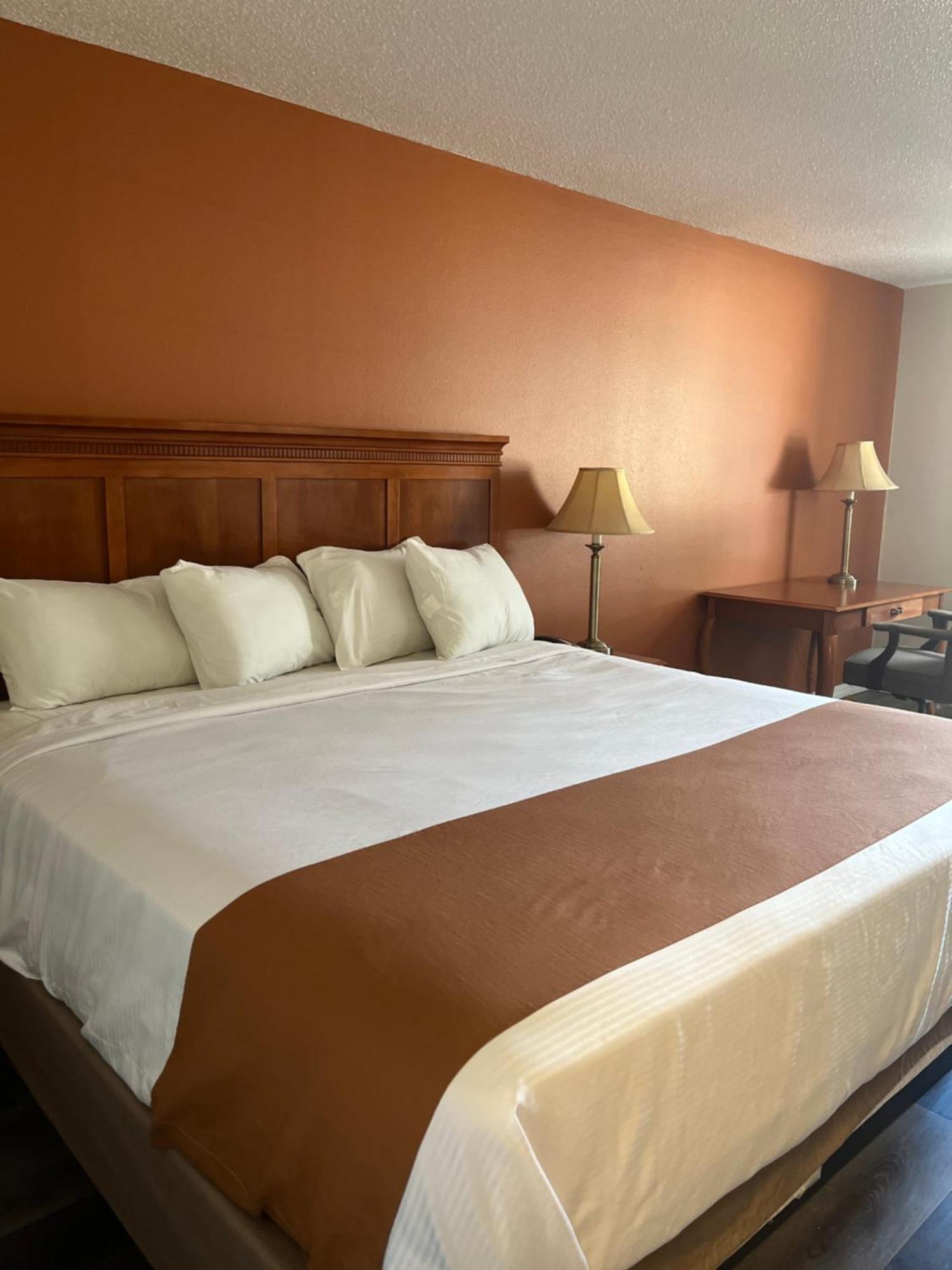 Regency Inn & Suites Anoka Dış mekan fotoğraf