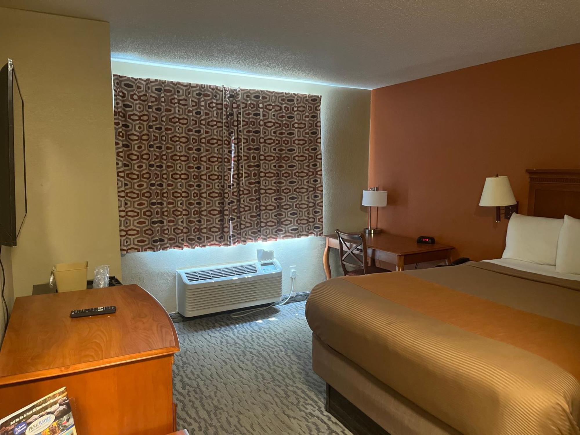 Regency Inn & Suites Anoka Dış mekan fotoğraf