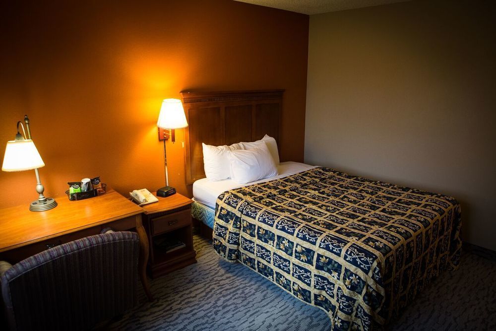 Regency Inn & Suites Anoka Dış mekan fotoğraf